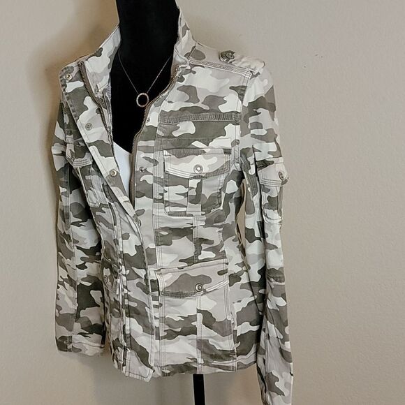 Kenzie Green Faded Camouflage Jacket - Picture 8 of 16